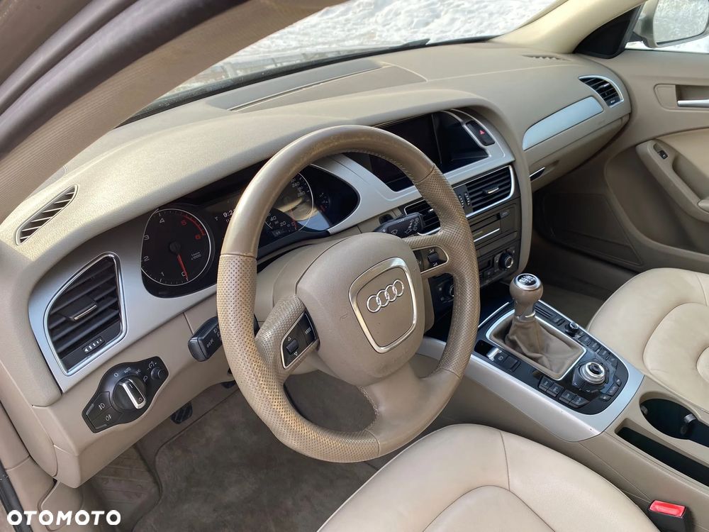 Audi A4 Avant 2.0 TDI DPF Ambition - 13