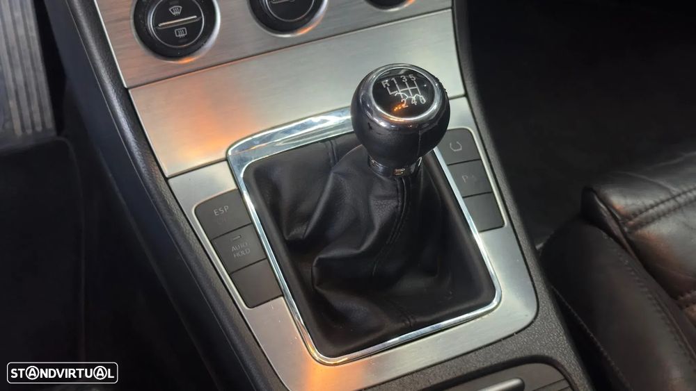 VW Passat Variant 2.0 TDI Highline - 18
