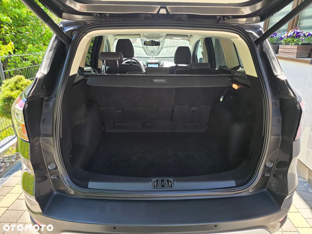 Ford Kuga 2.0 TDCi 2x4 Titanium - 17