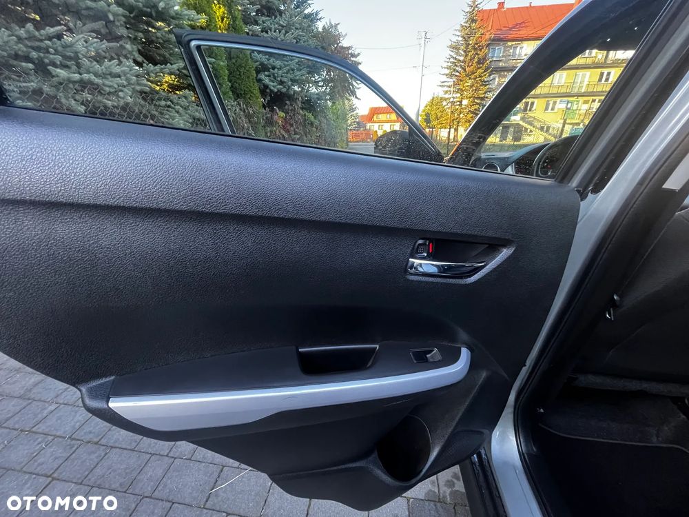 Suzuki Vitara 1.6 DDiS (4x4) Allgrip Comfort - 27