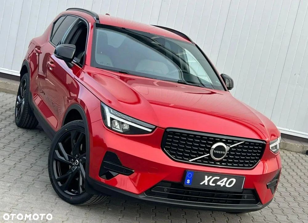 Volvo XC 40 B4 AWD Plus Dark - 8