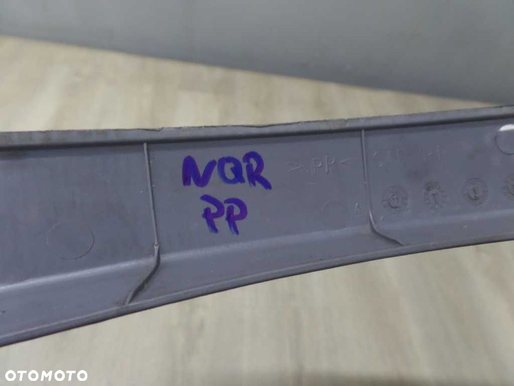 ISUZU NPR NQR NKR LISTWA OSLONA NAKLADKA PROGU PRAWA 04-07 - 5