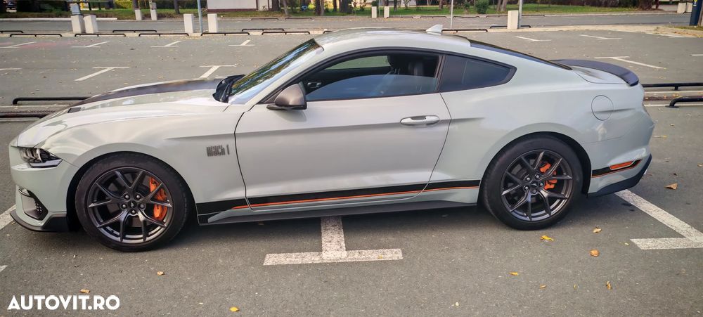 Ford Mustang - 8