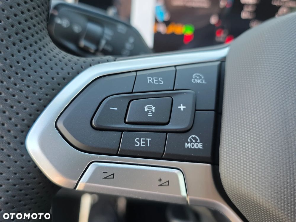 Volkswagen Passat Variant 2.0 TSI R-Line Plus DSG - 33