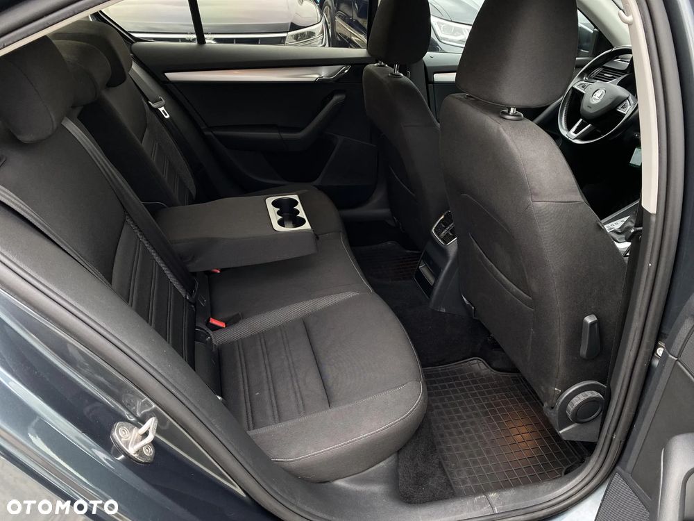 Skoda Octavia 1.6 TDI SCR Ambition DSG - 25