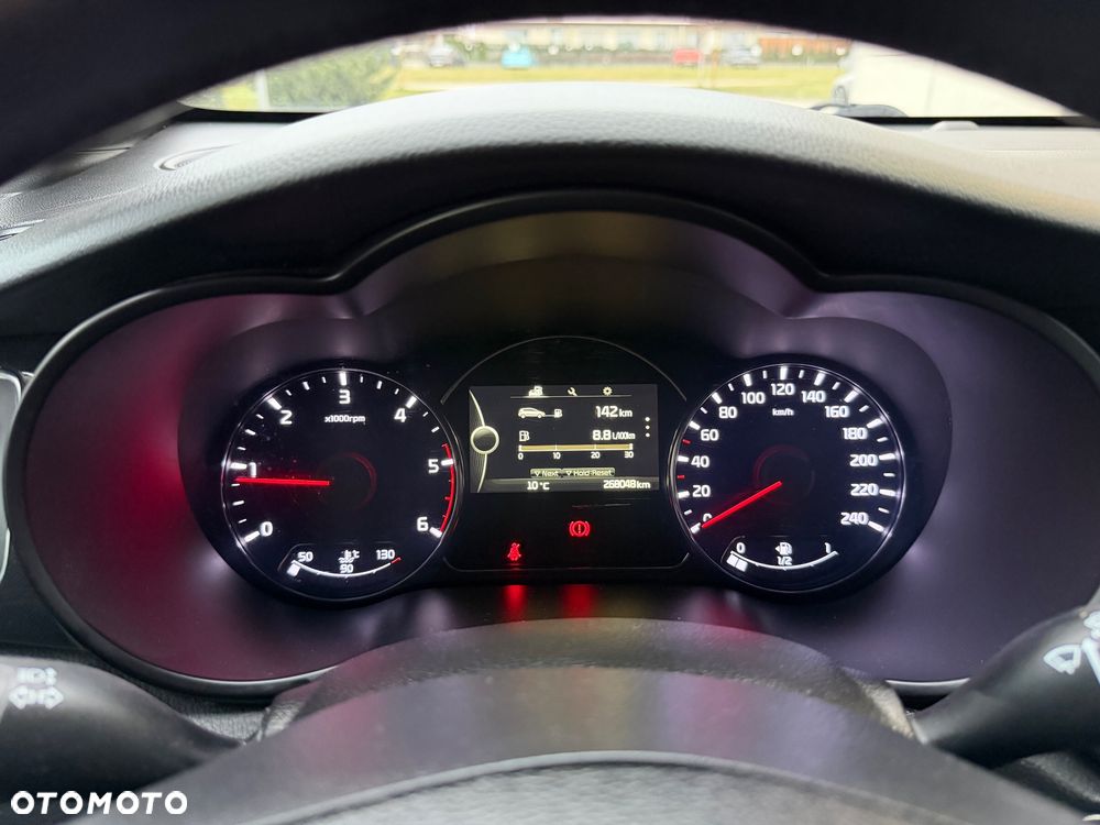 Kia Carens 1.7 CRDi XL 7os - 27