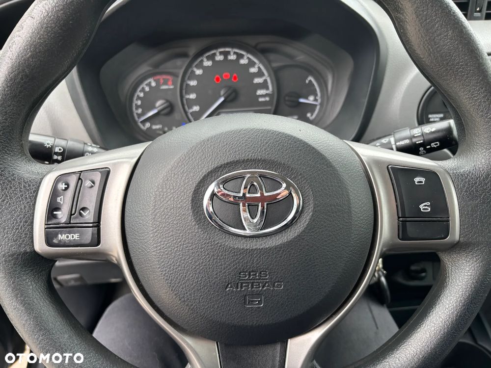 Toyota Yaris 1.0 Premium - 11
