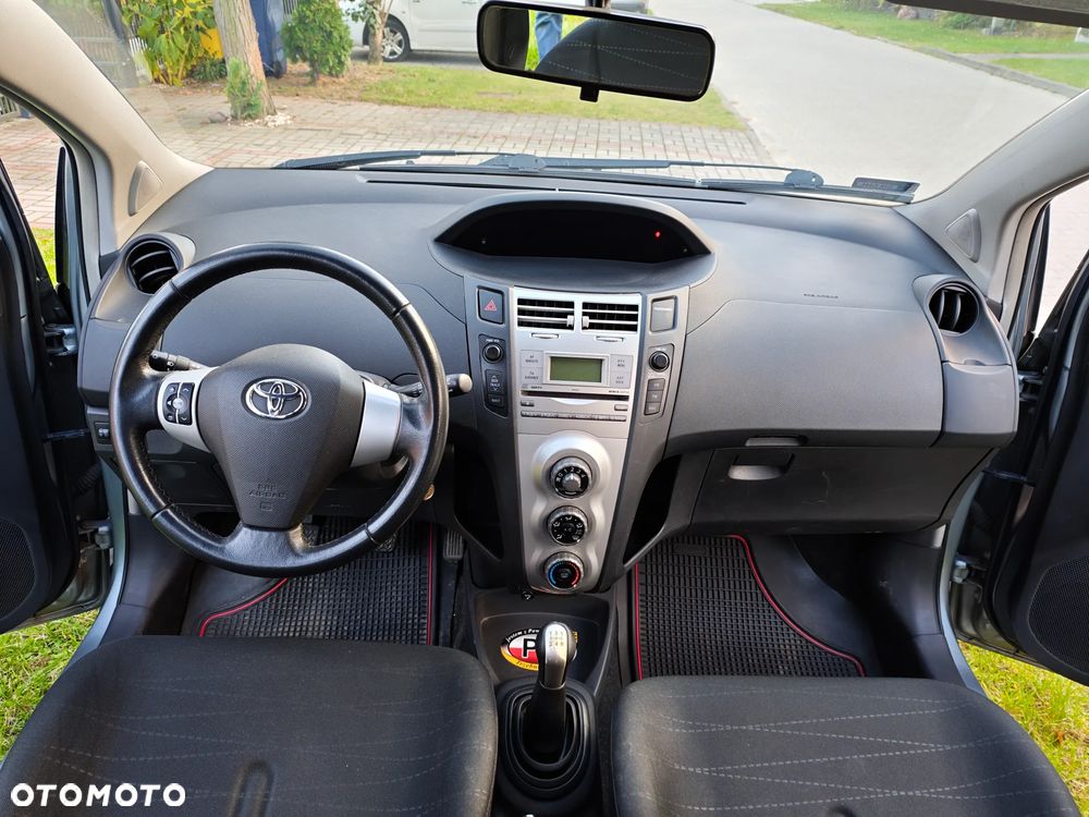 Toyota Yaris - 13
