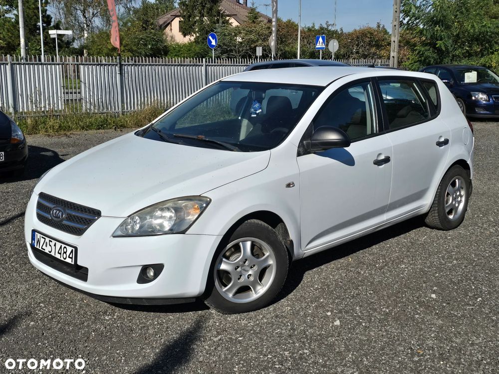Kia Ceed - 1