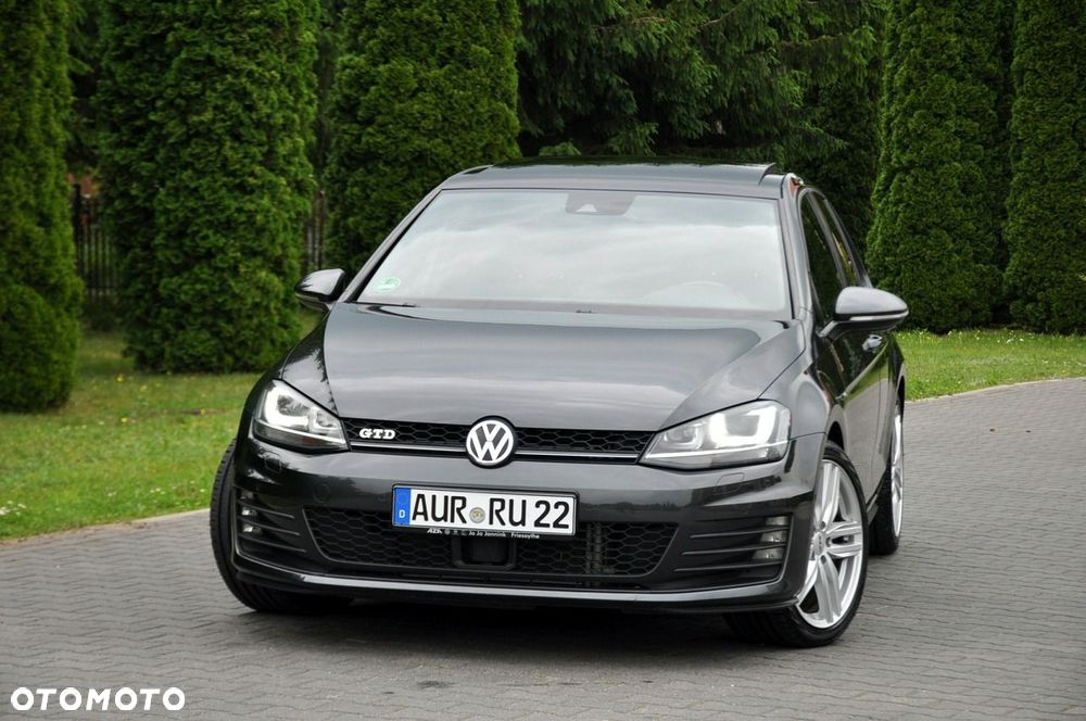 Volkswagen Golf - 8