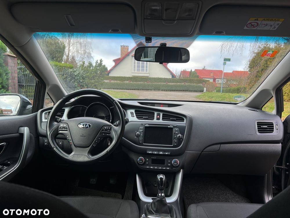 Kia Ceed 1.4 CVVT Dream Team Edition - 16