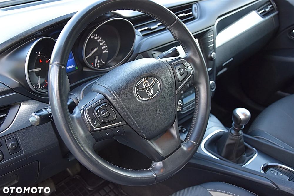 Toyota Avensis 2.0 D-4D Prestige - 33