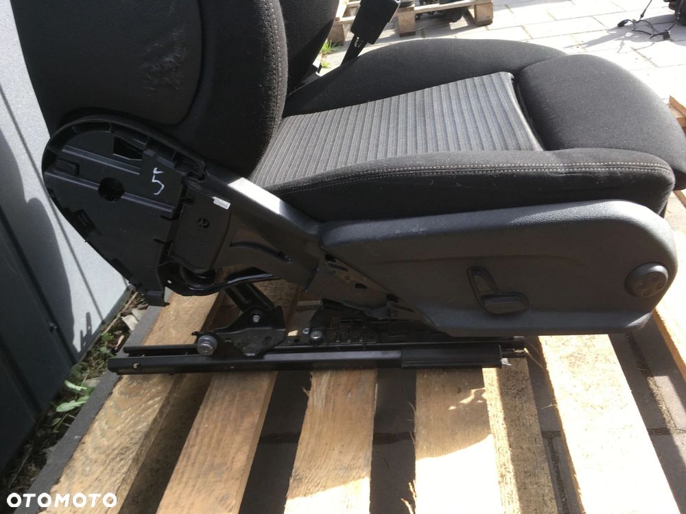 FOTEL PASAŻERA MERCEDES BENZ W213 - 6