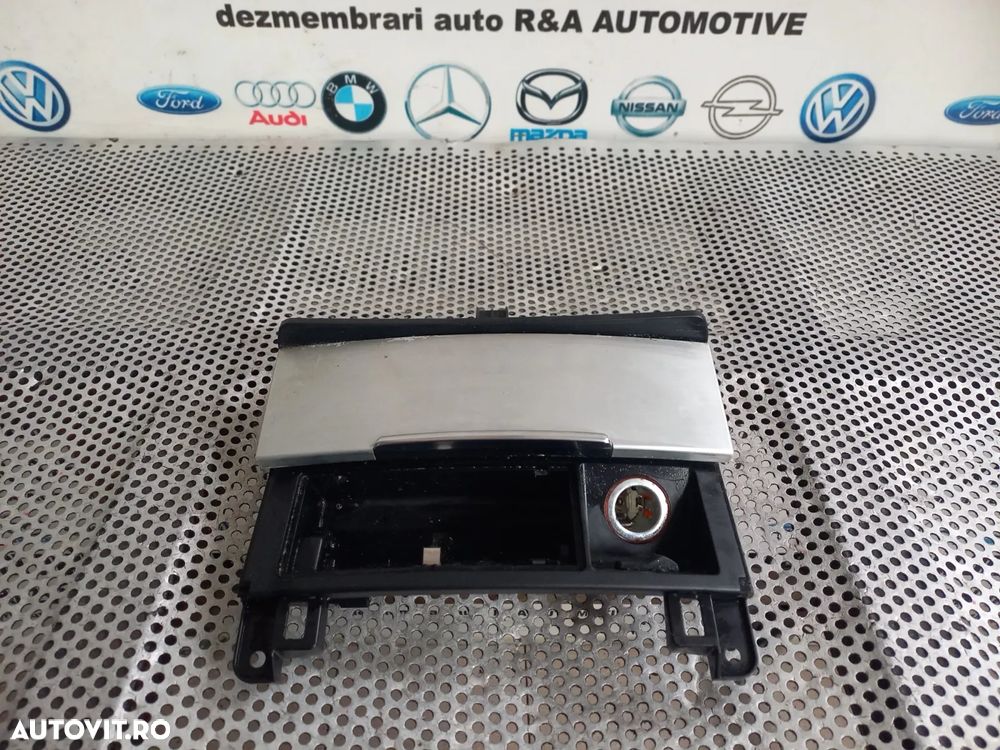 Scrumiera Audi Q7 4L An 2005-2006-2007-2008-2009-2010-2011-2012 - Dezmembrari Arad - 1