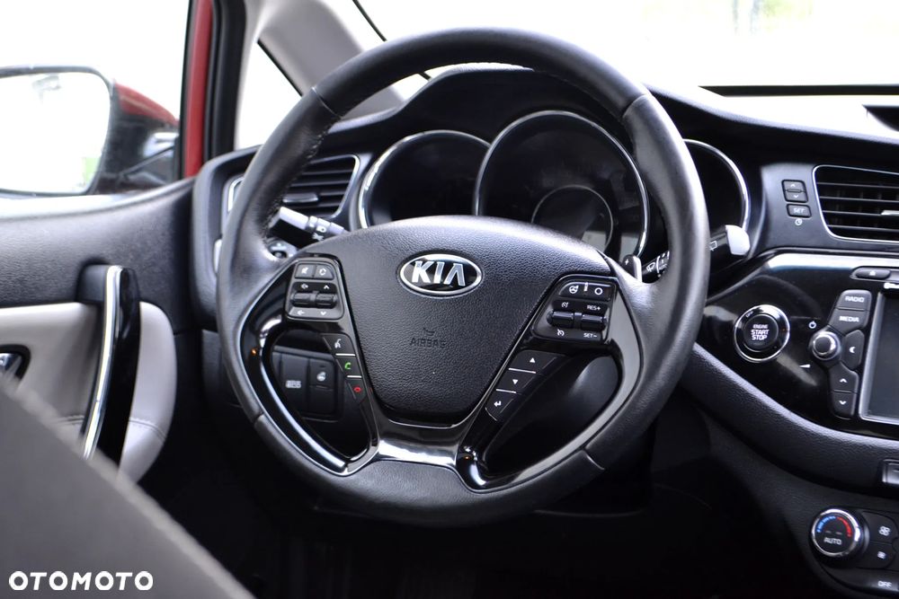 Kia Ceed 1.6 GDI L DCT - 25