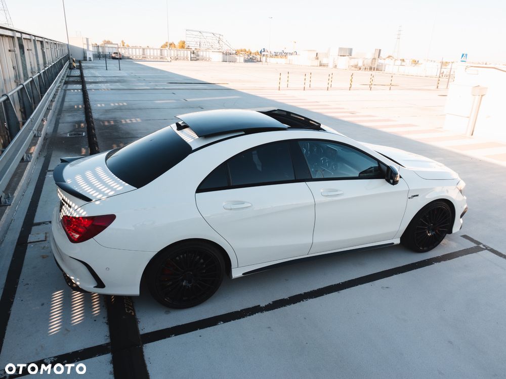Mercedes-Benz CLA 45 AMG 4-Matic - 36