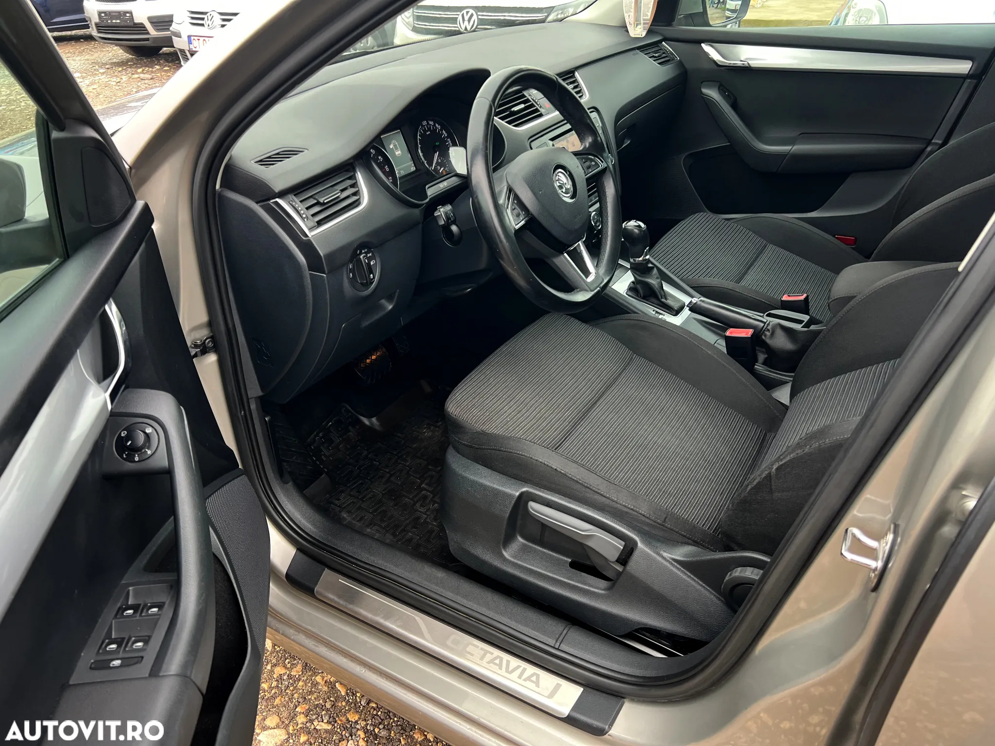 Skoda Octavia 1.6 TDI DSG Ambition - 16