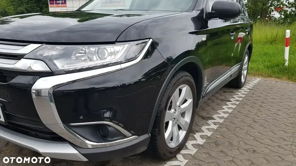 Mitsubishi Outlander 2.0 Invite + 2WD - 16