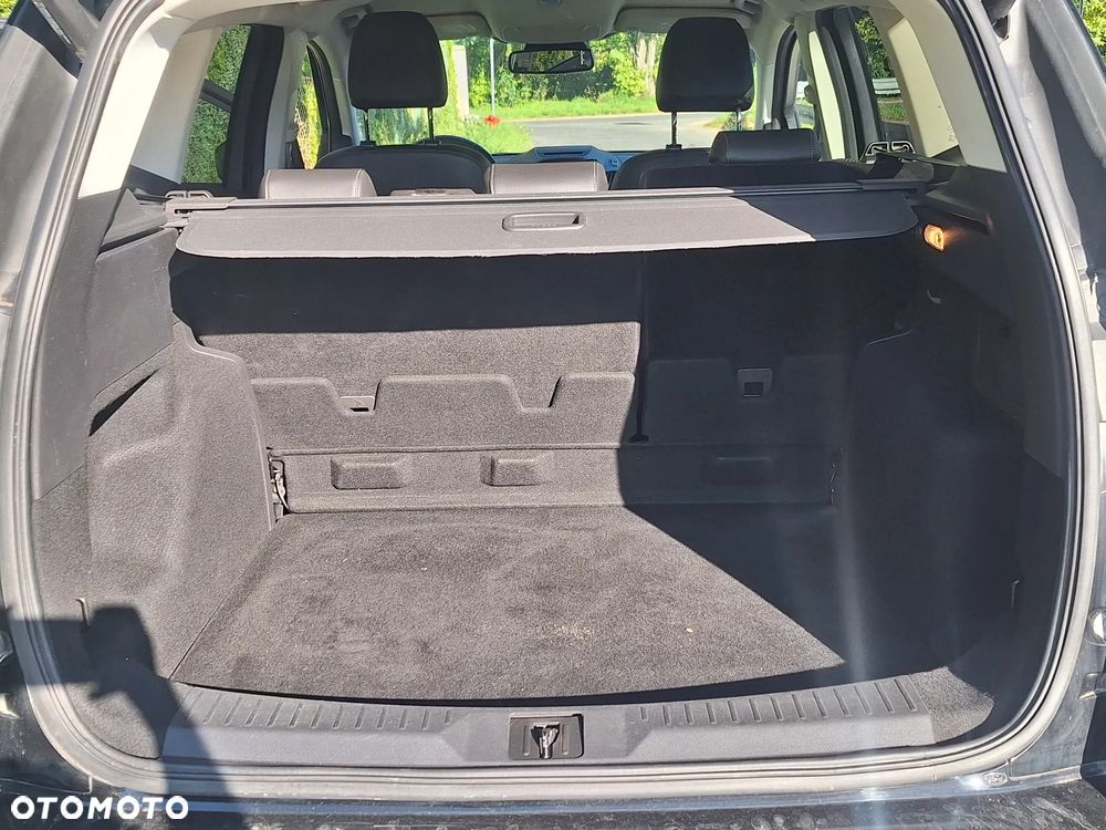 Ford Kuga 2.0 TDCi 2x4 ST-Line - 37