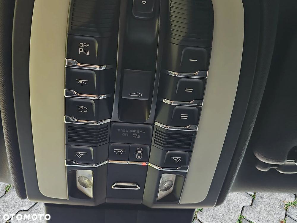 Porsche Cayenne Diesel Platinum Edition - 28