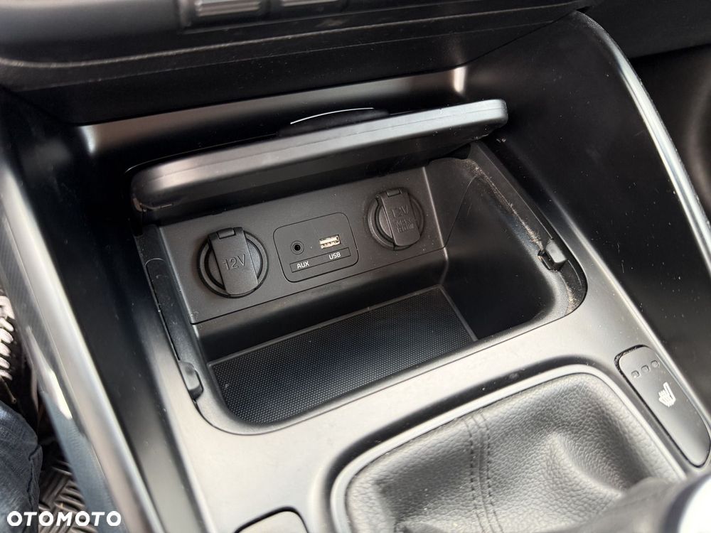 Kia Carens 1.6 GDI M - 21