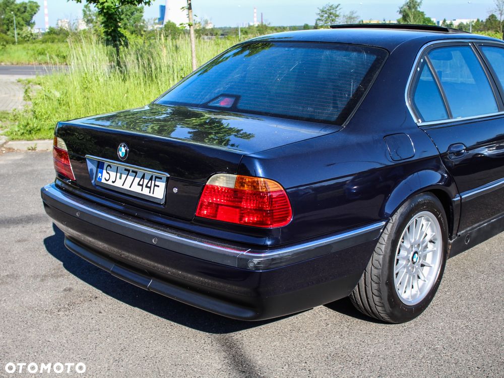 BMW Seria 7 740i - 7