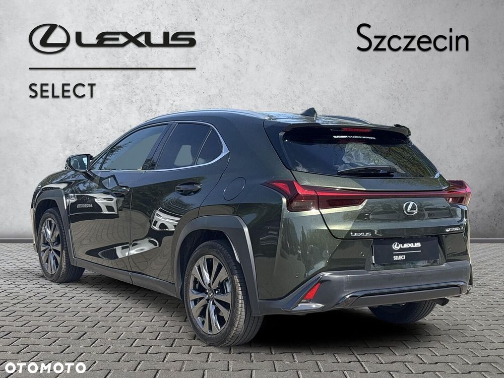 Lexus UX - 3