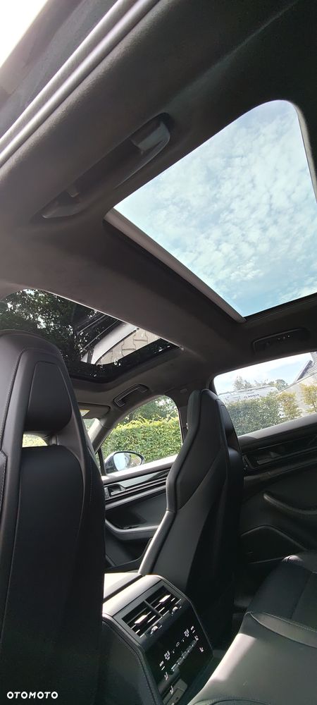 Porsche Panamera 4 E-Hybrid PHEV - 25