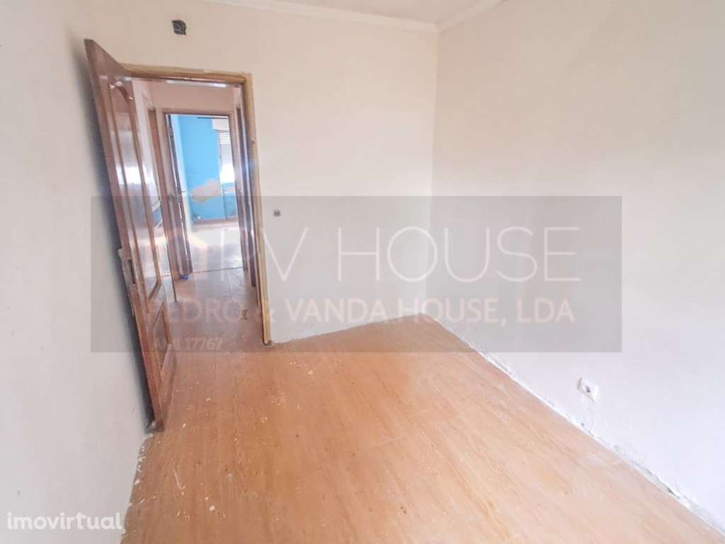 Apartamento T2 Benfica Rua Actriz Maria Matos n15 R/c - Grande imagem: 3/12