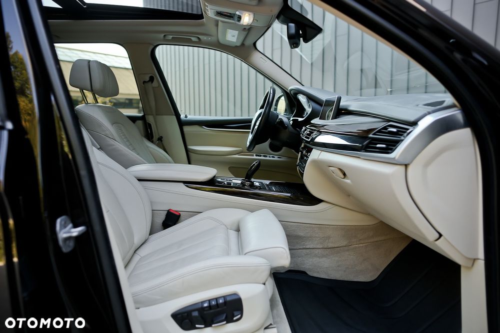 BMW X5 xDrive35i - 27