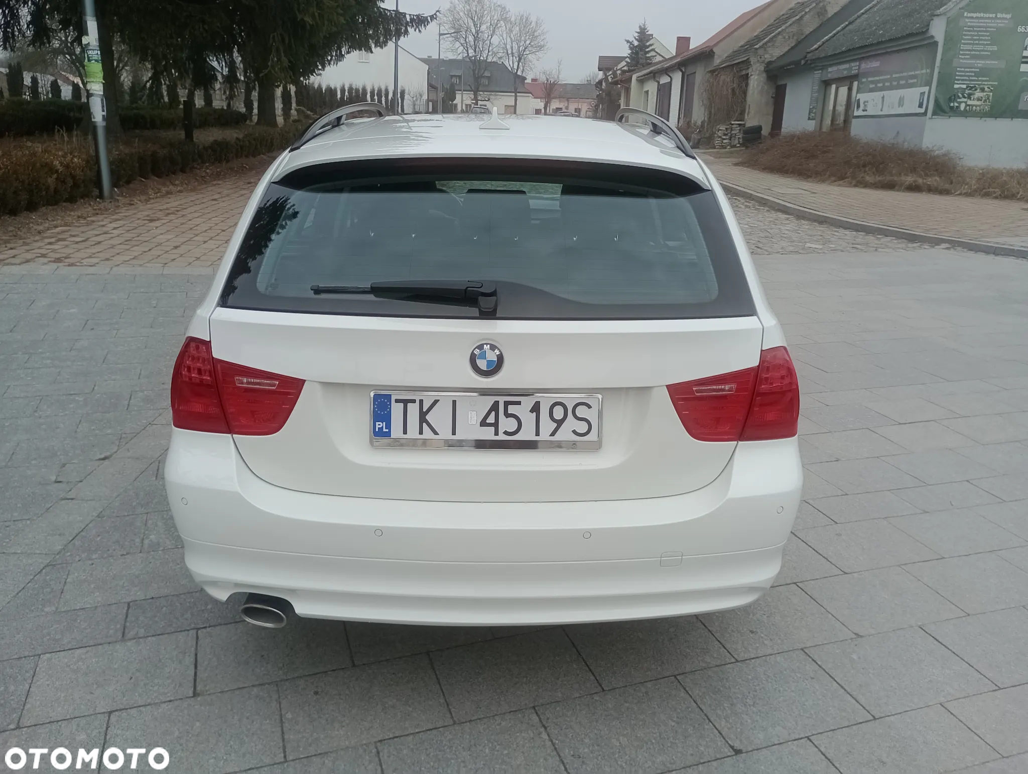 BMW Seria 3 320d xDrive DPF Touring - 11
