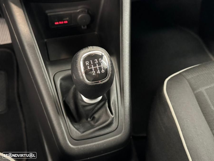 Kia Venga 1.4 CRDi ISG More - 21