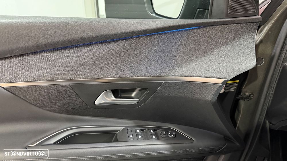 Peugeot 3008 PureTech 130 Stop & Start GPF EAT8 Allure - 19