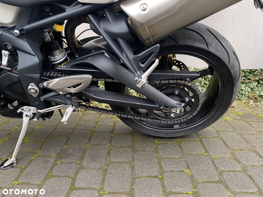 Triumph Street Triple - 7