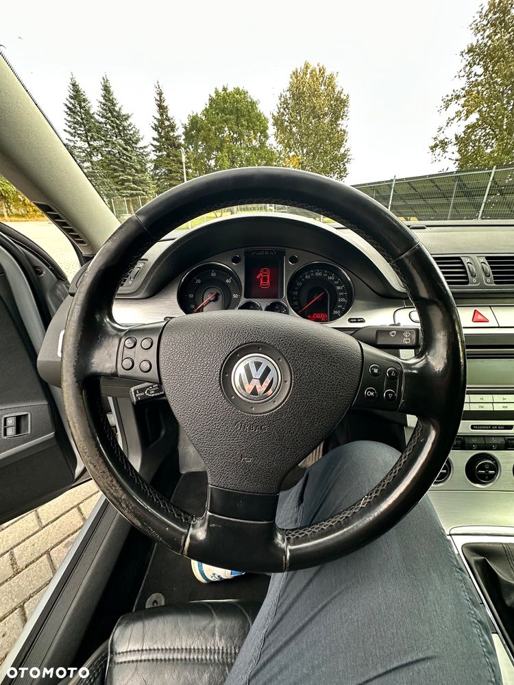 Volkswagen Passat 2.0 TDI DPF Highline - 8