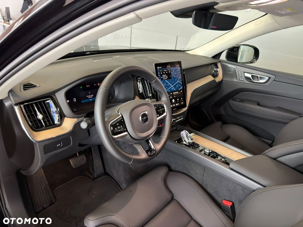 Volvo XC 60 B5 B AWD Plus Dark - 9