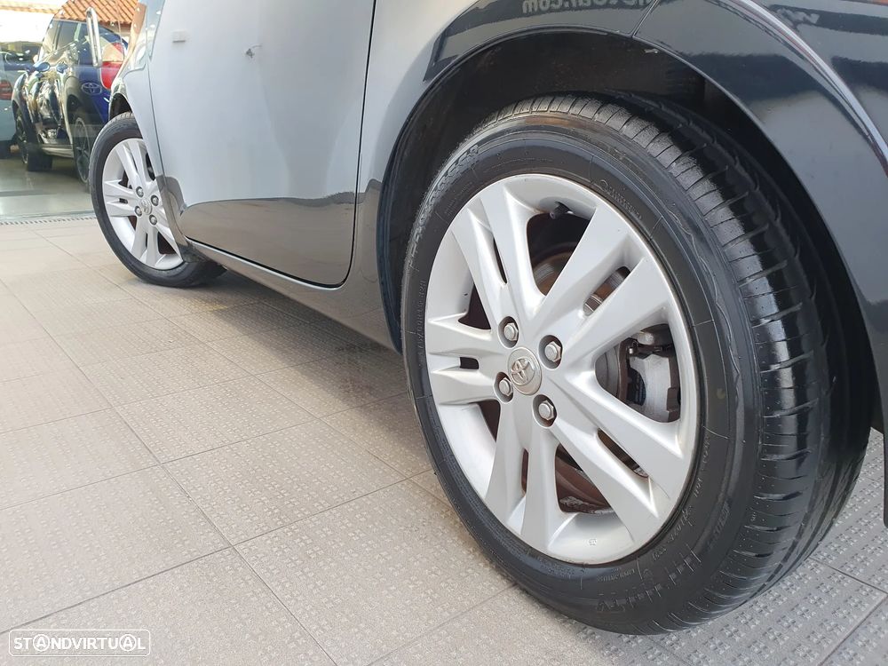 Toyota iQ 1.33 VVT-i 2 - 12