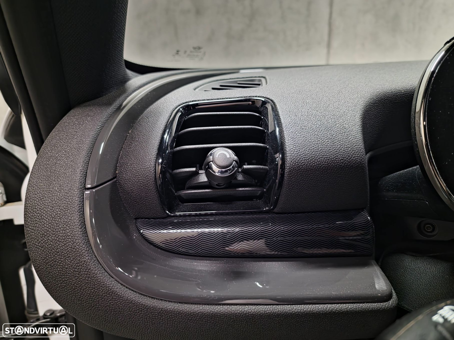 MINI Clubman Cooper D Premium Essential Auto - 20