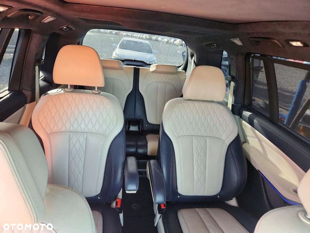 BMW X7 - 12