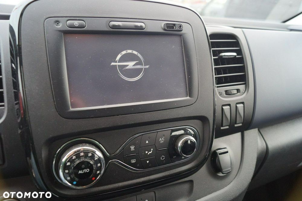 Opel Vivaro - 24