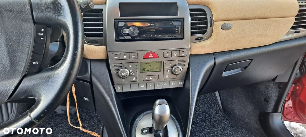 Lancia Ypsilon Y 1.4 16v Automatik Platino - 8