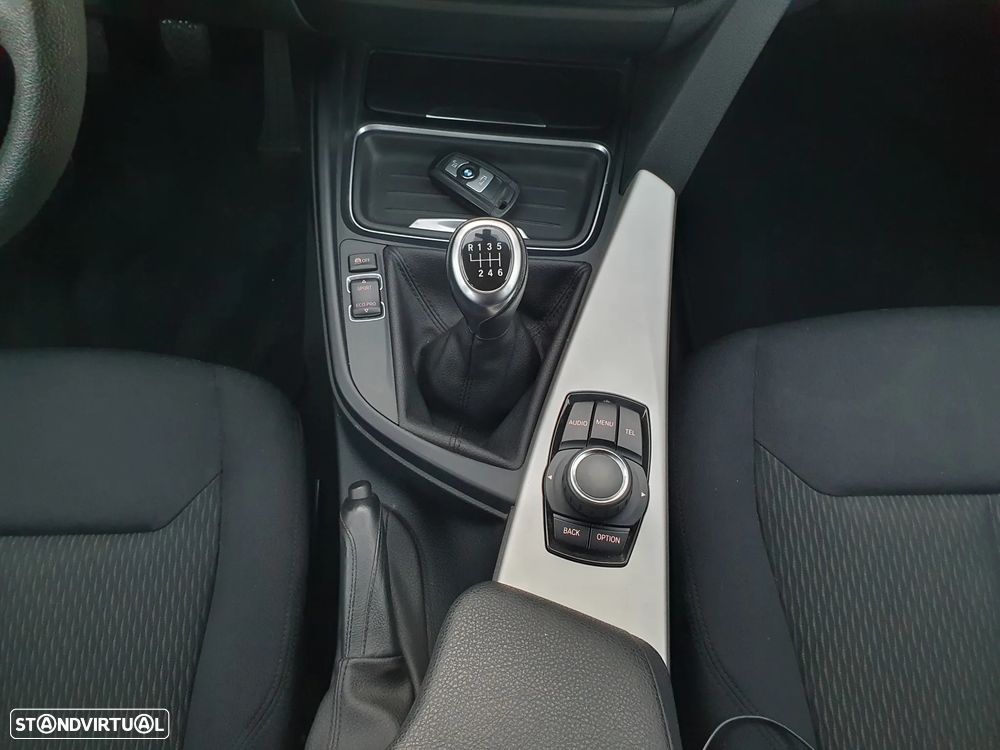 BMW 320 d EfficientDynamics Line Sport - 48