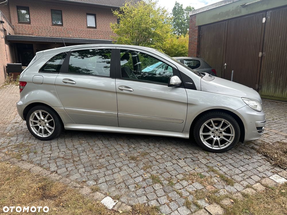Mercedes-Benz Klasa B 160 BlueEFFICIENCY SPORT EDITION - 26