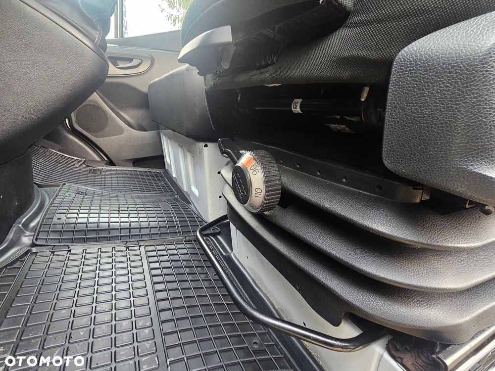 Mercedes-Benz Sprinter - 20