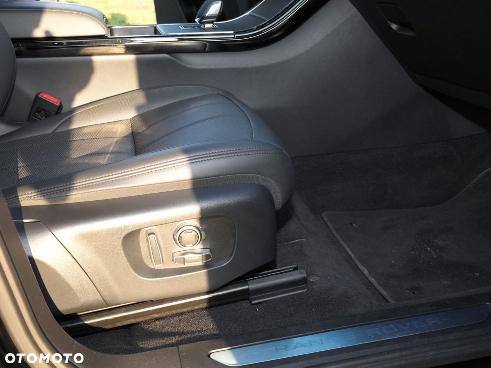 Land Rover Range Rover Evoque 2.0 P200 mHEV Dynamic HSE - 17