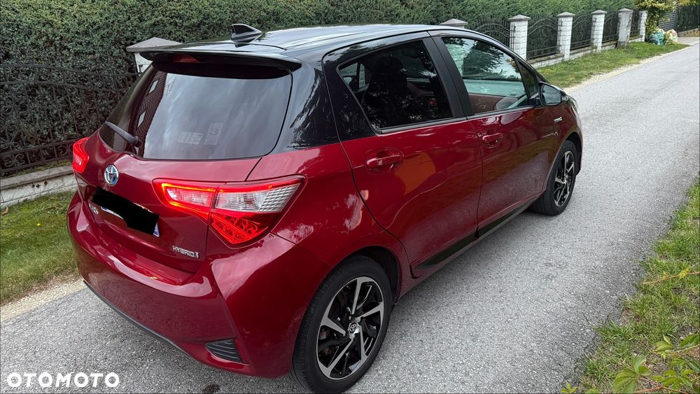 Toyota Yaris Hybrid 100 Selection - 10