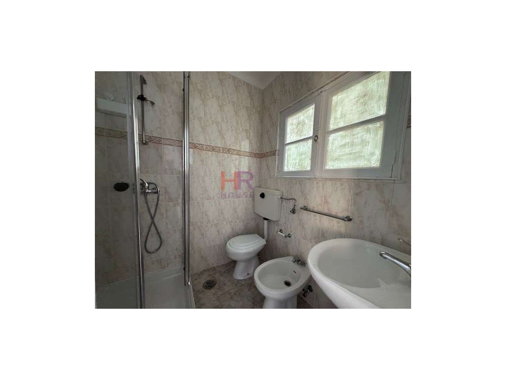 Arrenda-se moradia em banda. - Grande imagem: 5/16