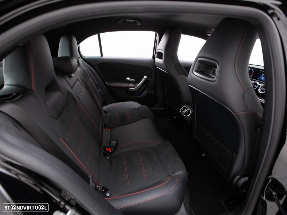 Mercedes-Benz A 200 7G-DCT AMG Line — fotografia 11