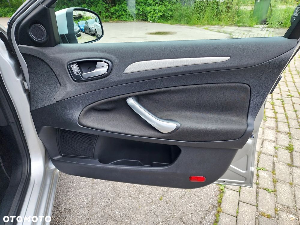 Ford Mondeo 2.0 Trend - 37