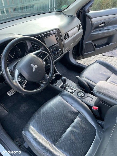 Mitsubishi Outlander 2.0 Intense + - 13